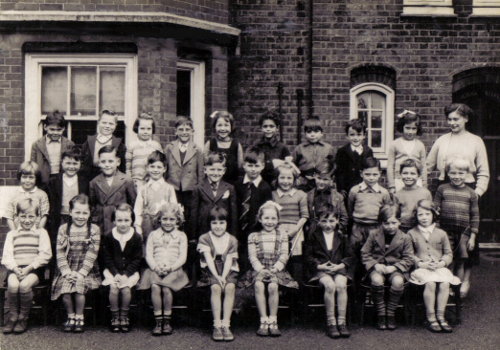 Earl Rise School class photo c..1952. Photo: Diane Hagan