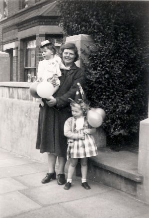 My mother Ivy Crompton nee Bowden, me
                          (Derek) and our next door neighbour Lyn
                          Alexandra