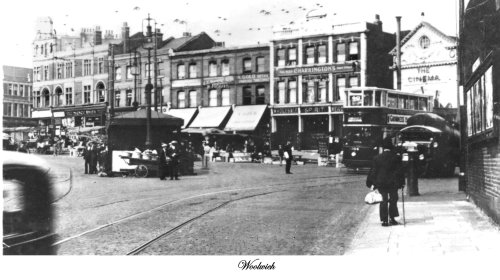 Postcard of Woolwich showing Beresford Square 