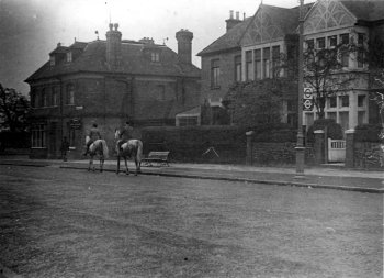 The Bull Hotel, Shooters Hill, c.1950