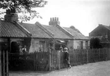 Cottages in Kings Highway, c.1923. Photo:
                          Greenwich Heritage Centre